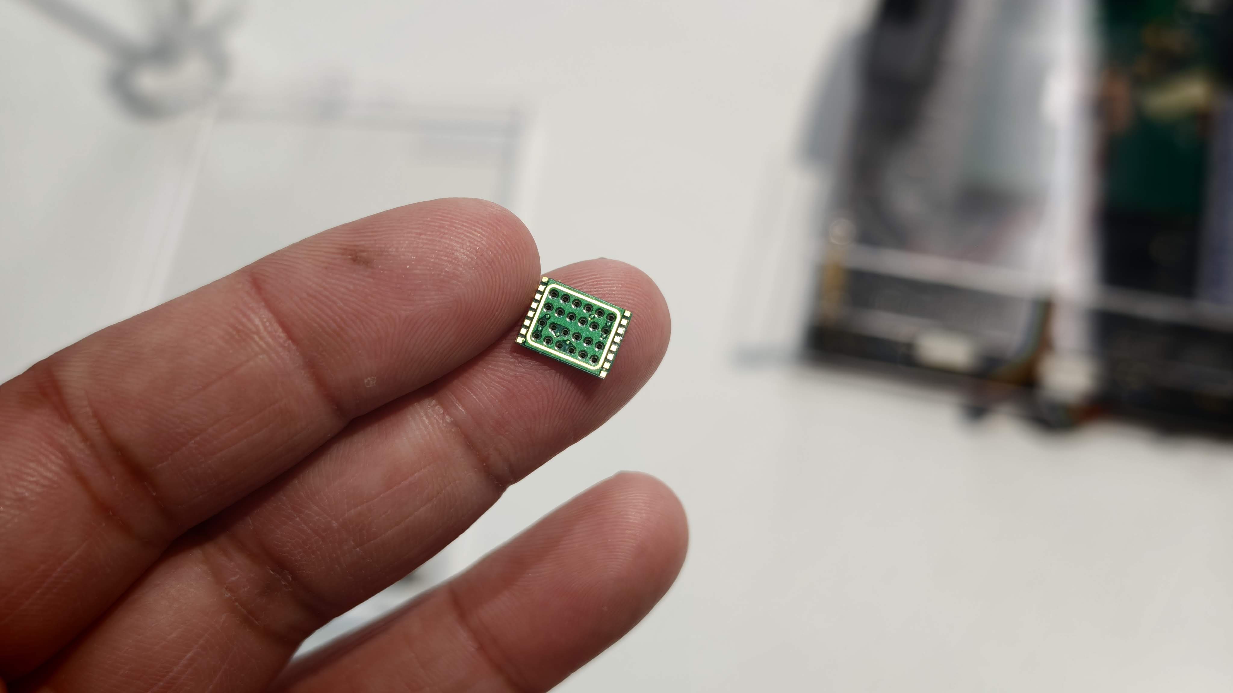 xMEMS XMC-2400 active cooling solution demo