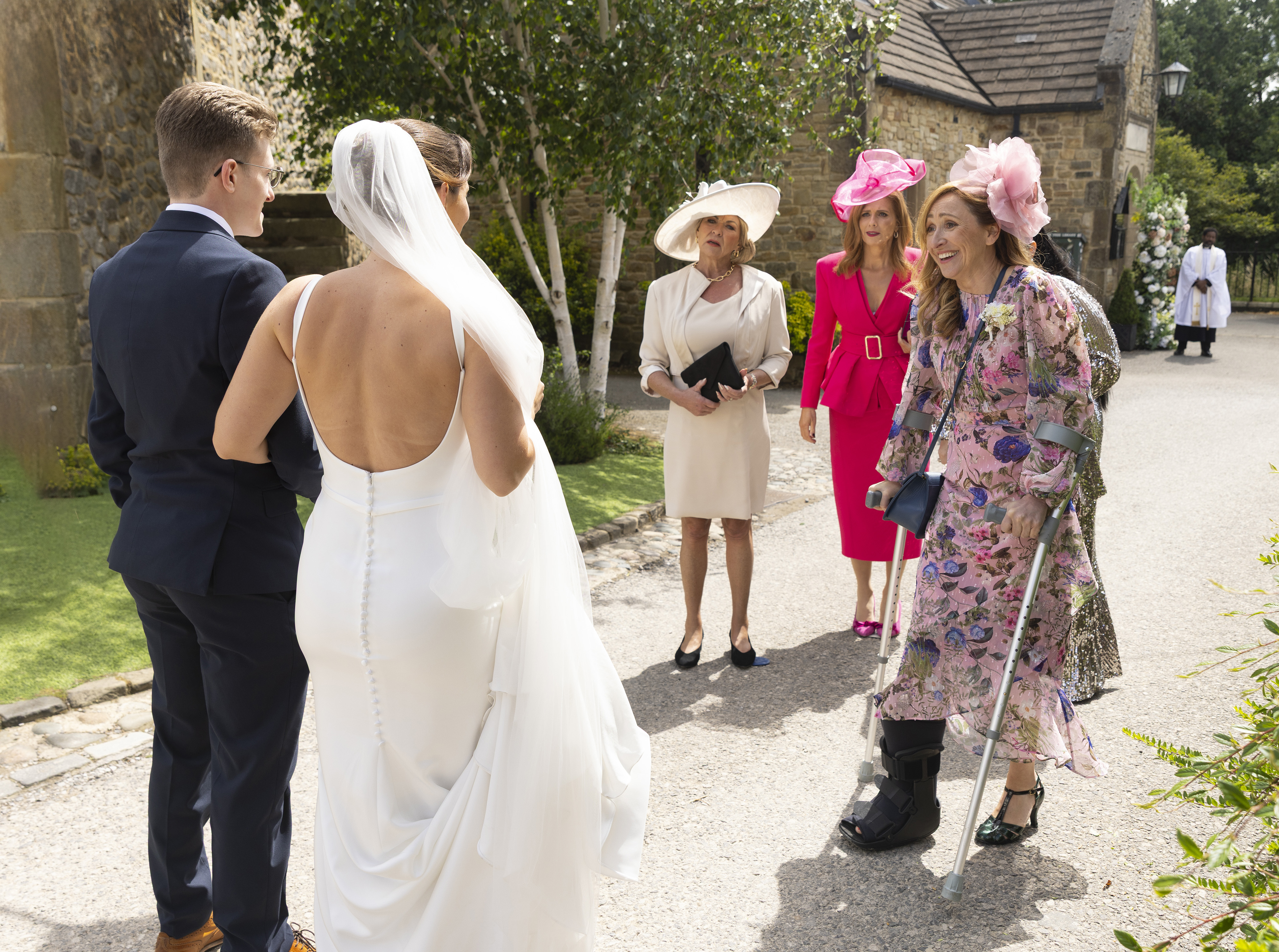 Gabby prepares to wed Vinny but the groom has vanished