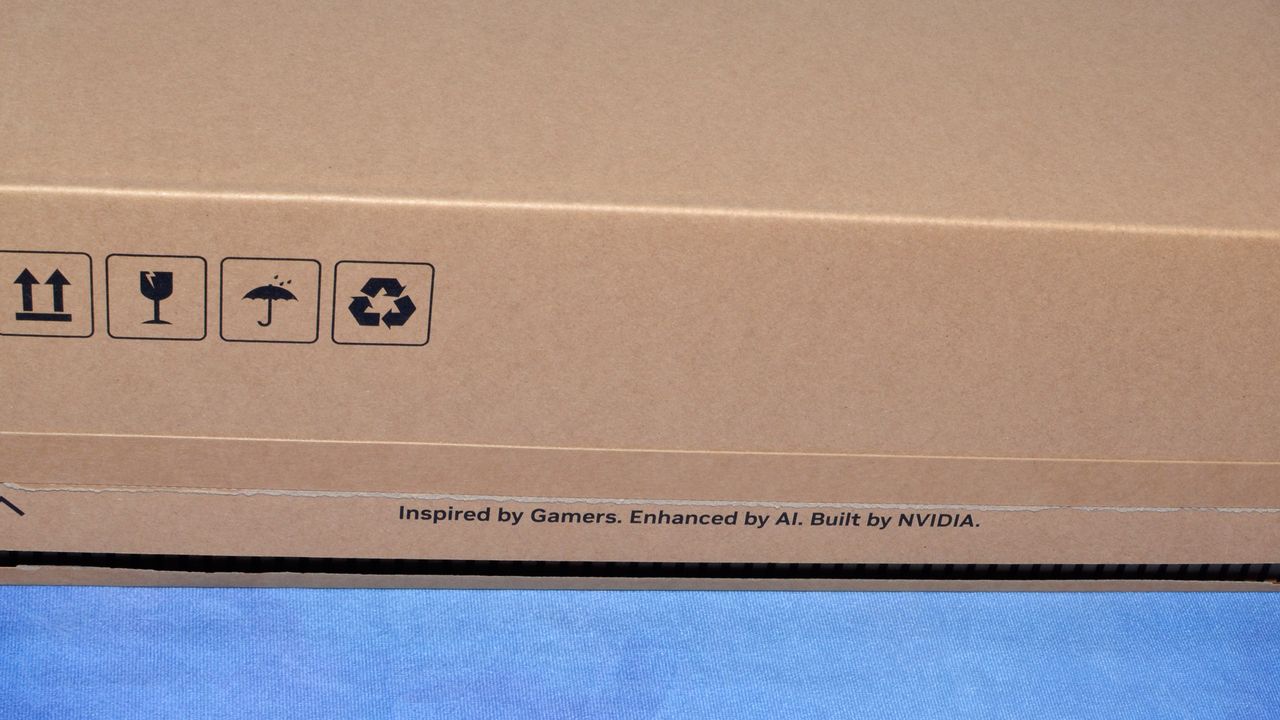 Nvidia GeForce RTX 5080 Founders Edition card photos and unboxing