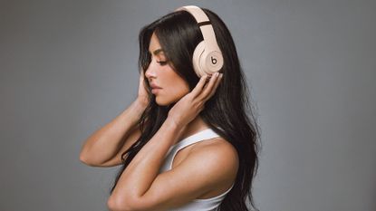 EMBARGO LIFTS WEDNESDAY, AUGUST 14 @ 9:00 PM PST / THURSDAY AUGUST 15 @ 5AM BST/ Beats Studio Pro worn by Kim Kardashian