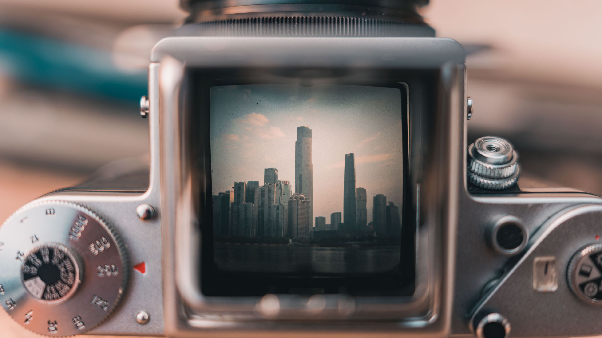 Social Media Fuels Film Photography's Modern Comeback in Japan