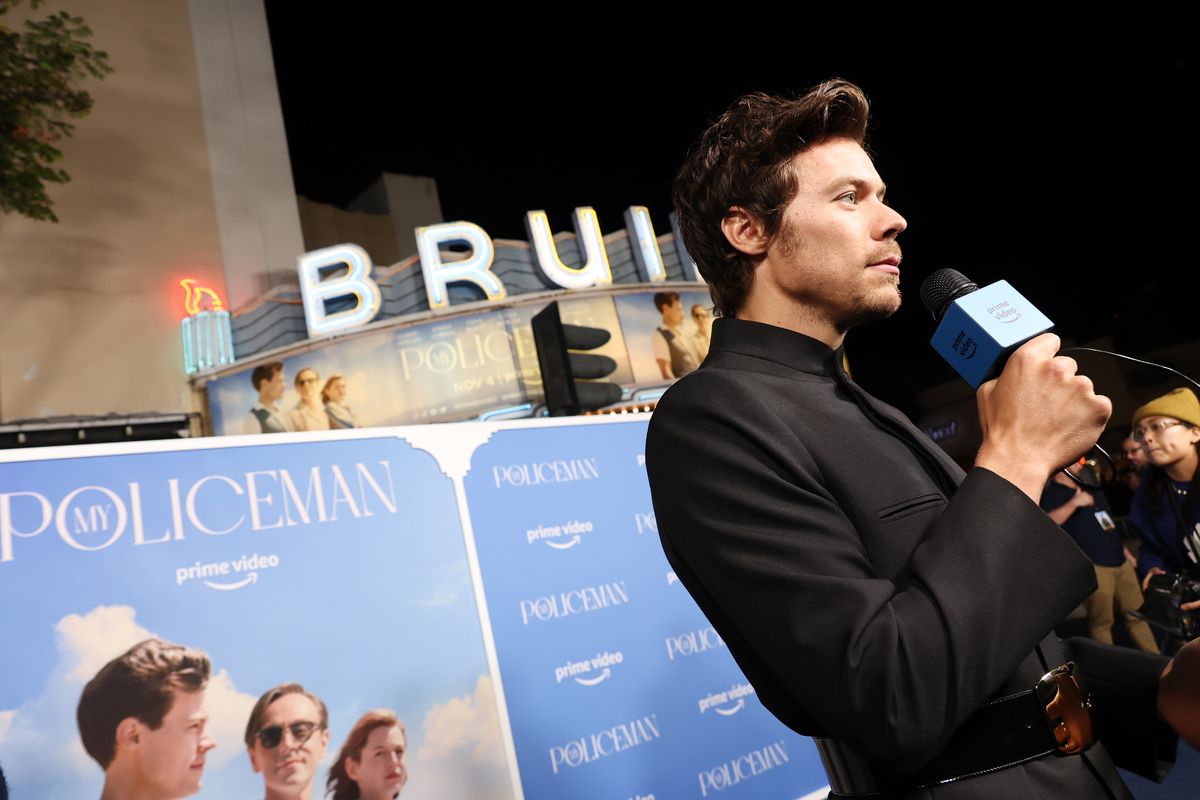 Harry Styles arrives at the Los Angeles Premiere Of &quot;My Policeman&quot;