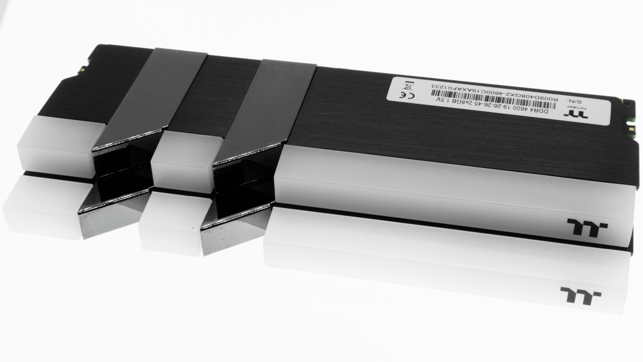 Thermaltake ToughRAM RGB DDR4-4600 C19