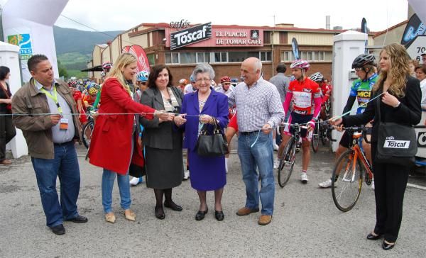 A ceremony at the start of stage four