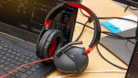 The Turtle Beach Recon 70 connected to a laptop