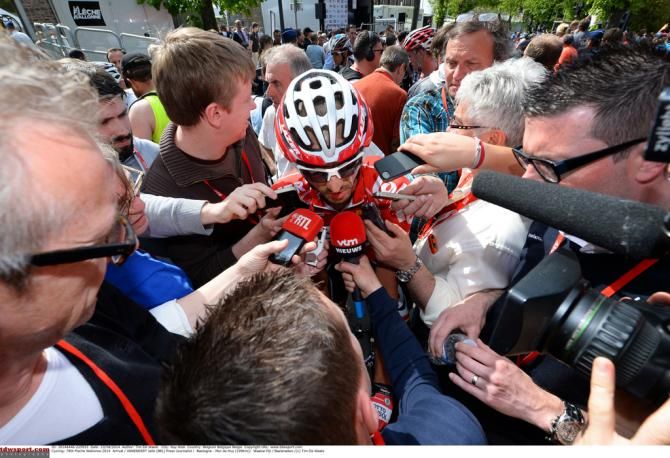 The press try to get a word with Jelle Vandendert (Lotto Belisol)