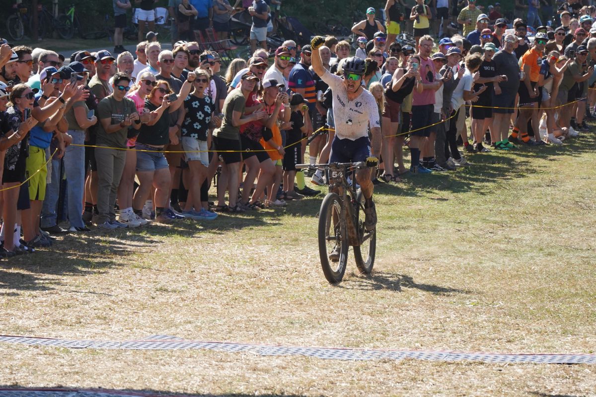 Alexey Vermeulen (ENVE) sprints ahead of large men's lead group to win 2025 Chequamegon MTB Festival