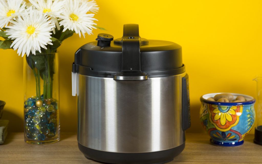 The Crock-Pot Express automatically keeps your food warm once it finishes cooking.