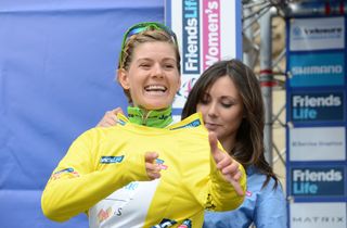 womens-tour-2014-st1-Johansson-podium-7