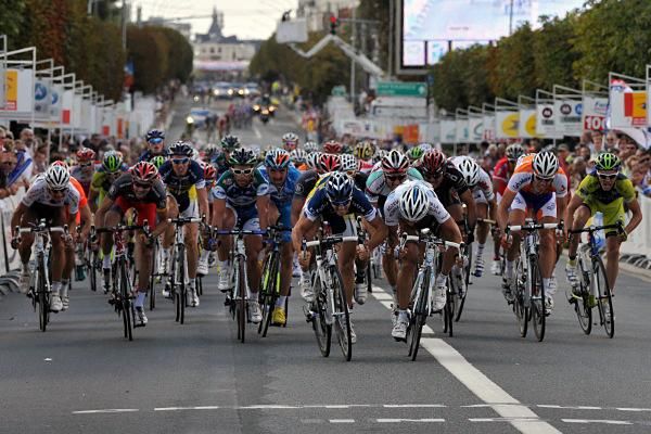 Ravard battles Vacansoleil's Romain Feillu for the win.