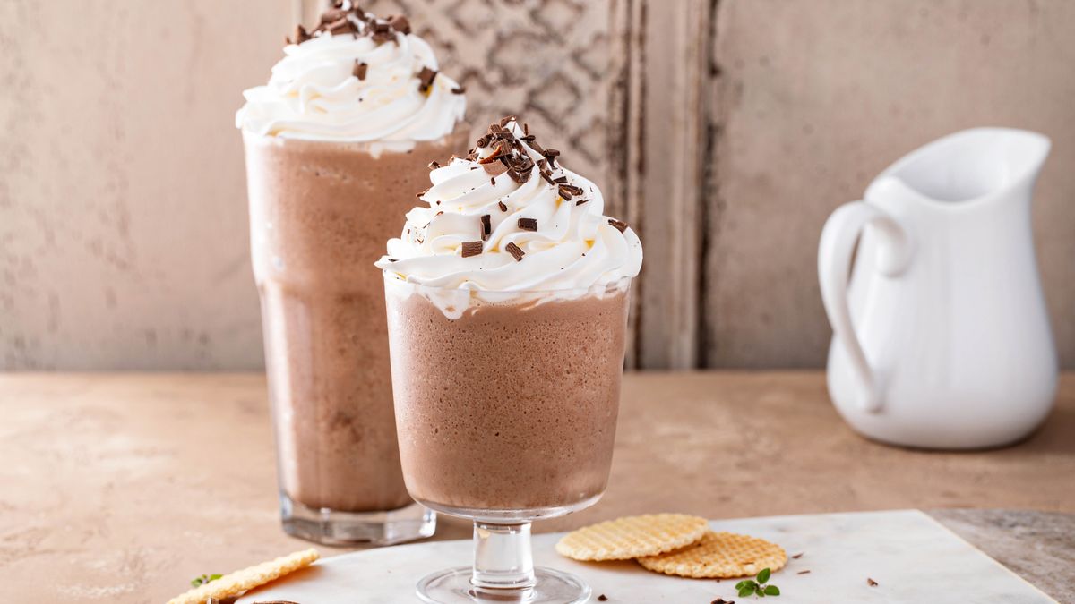 How to make a frappe coffee in 3 simple steps — with or without a ...