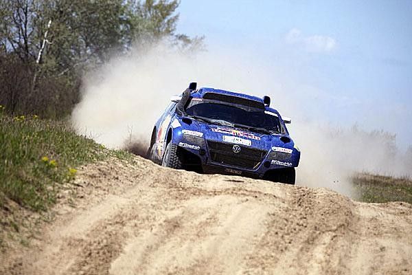 Former World Rally Champion Carlos Sainz is a regular in ASO's off-road events with Volkswagen's squad.