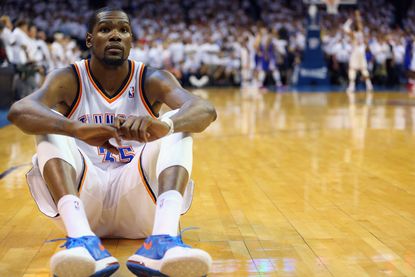 Kevin Durant literally couldn't watch the tense finish to last night's Thunder-Clippers game