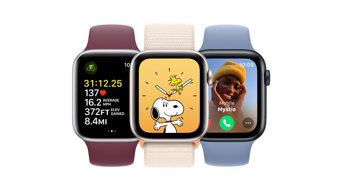Apple Watch SE (2022) in different colourways