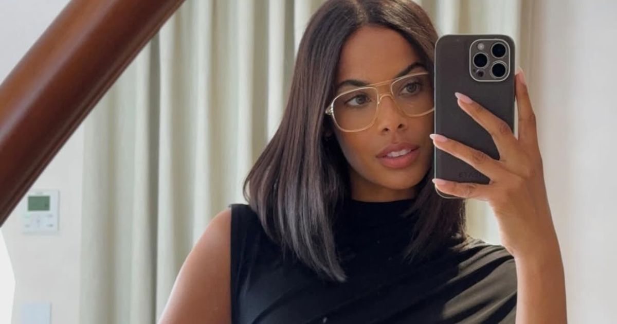 How to Style a Grown-Out Bob, According to a Hairstylist