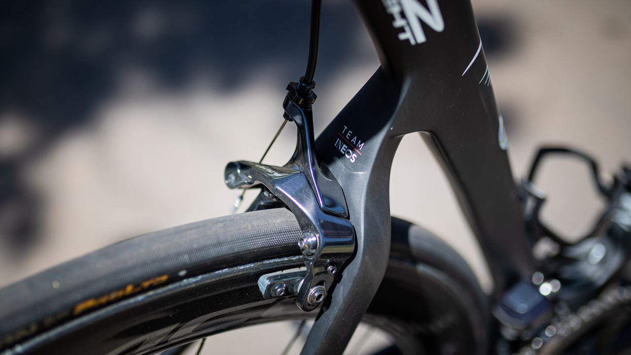 Luke Rowe's Pinarello Dogma F12 XLight