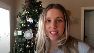 Jill Duggar throws on some makeup before talking about her family during the holidays.