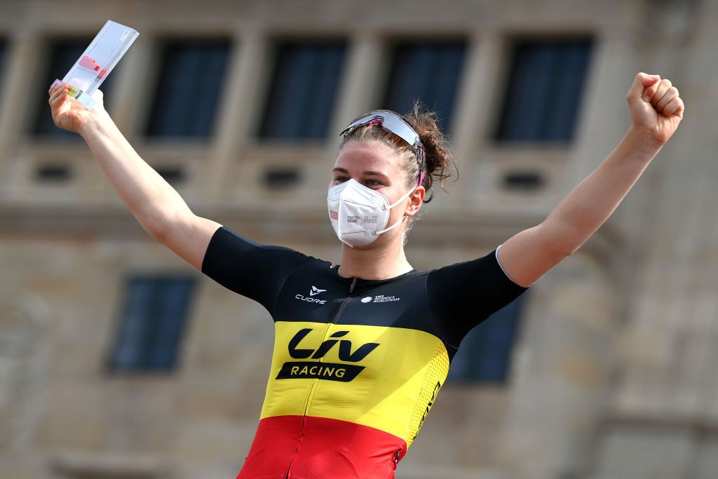 SANTIAGO DE COMPOSTELA SPAIN SEPTEMBER 05 Lotte Kopecky of Belgium and Team Liv Racing celebrates winning the stage on the podium ceremony after the 7th Ceratizit Challenge By La Vuelta 2021 Stage 4 a 1074 km at stage from As Pontes to Santiago de Compostela ChallengeVuelta CERATIZITChallenge21 on September 05 2021 in Santiago de Compostela Spain Photo by Stuart FranklinGetty Images