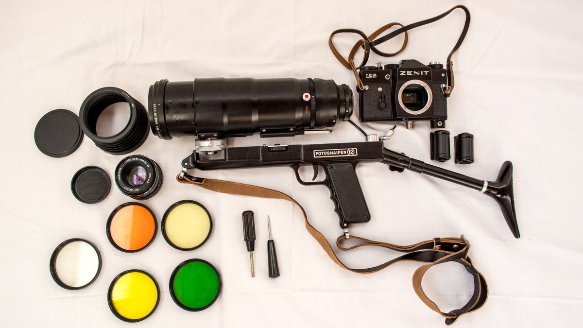 This Soviet 'sniper' camera looks more like a rifle than a photography ...