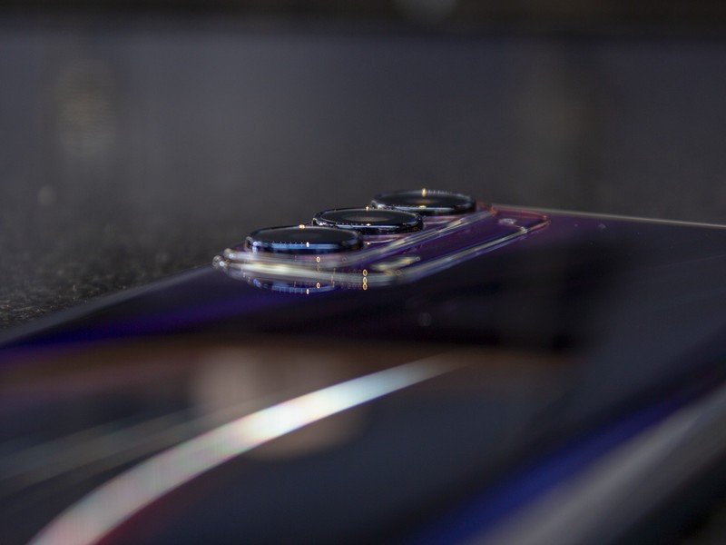 Motorola Edge 2021 Hands On Camera Hump