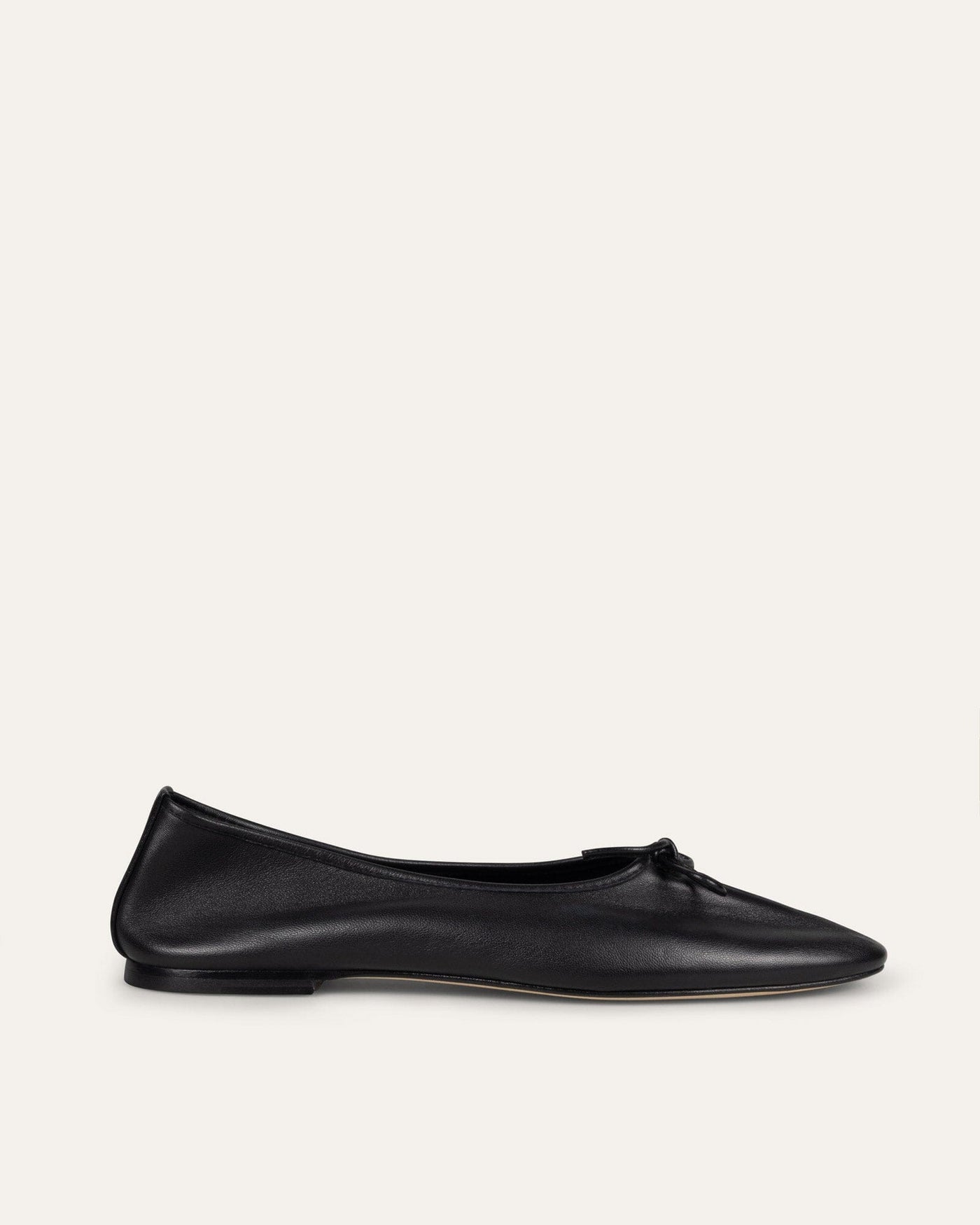 Gala, Black Leather