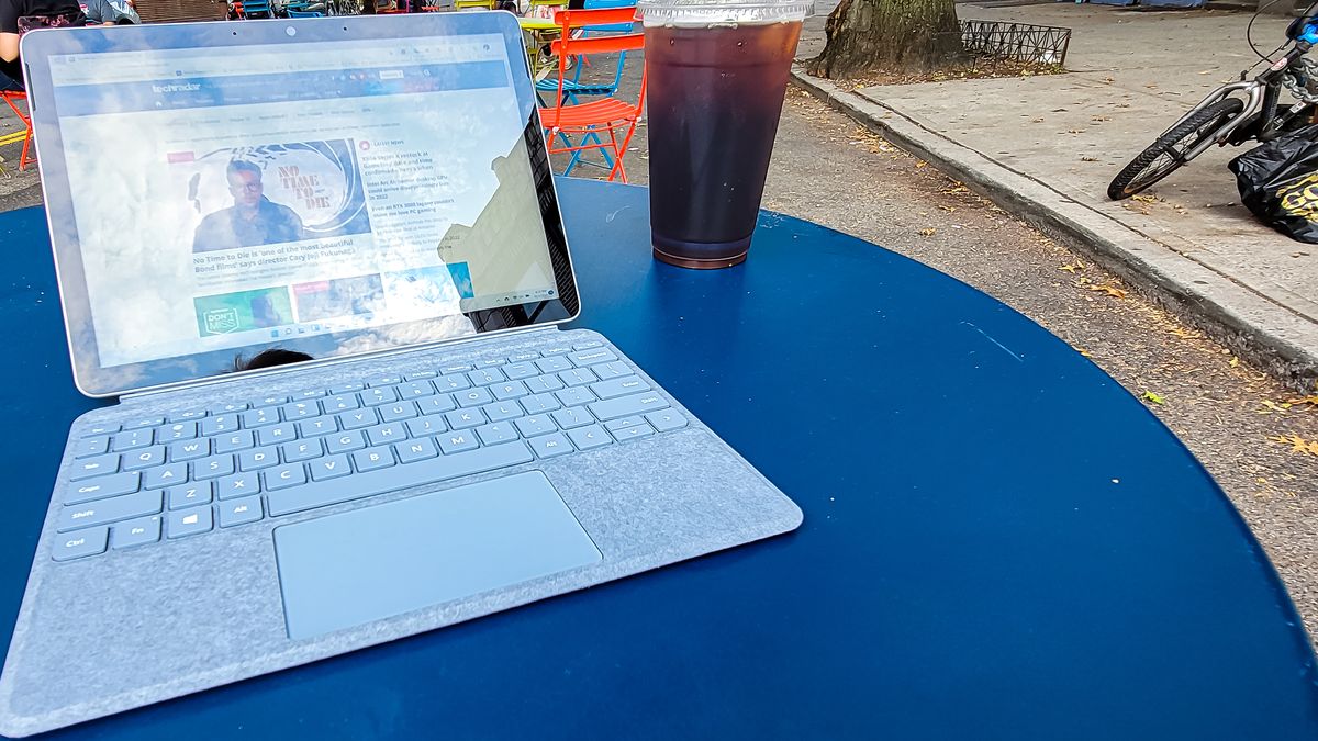 Surface Go 3 baru saja disegarkan secara diam-diam dengan konektivitas LTE