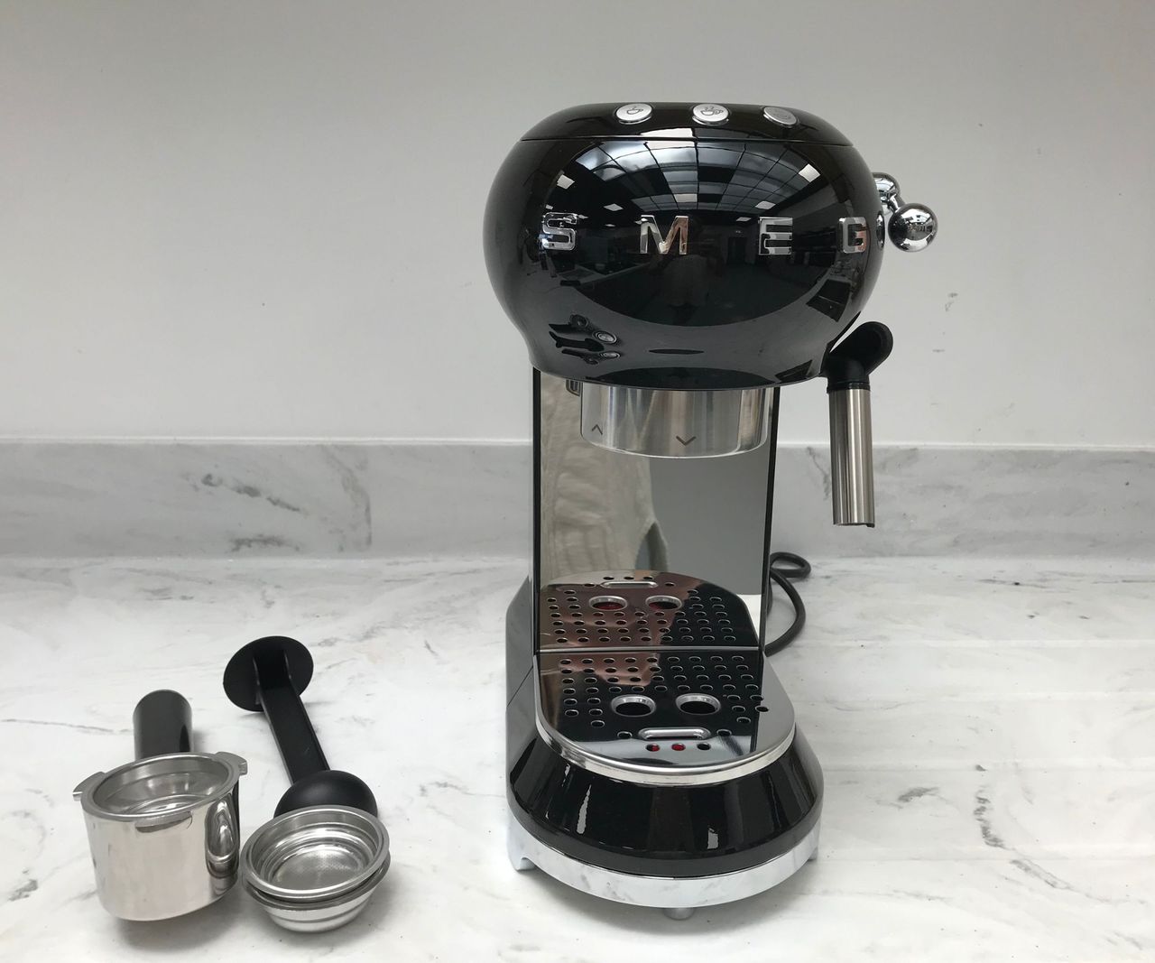 Smeg Espresso Machine review it's good, but is it worth 500? Homes
