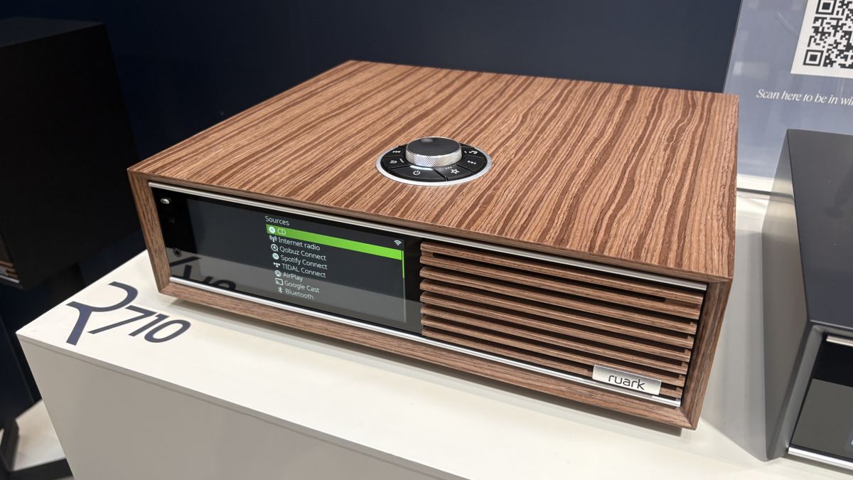 Ruark Audio R710 streaming amp with CD player
