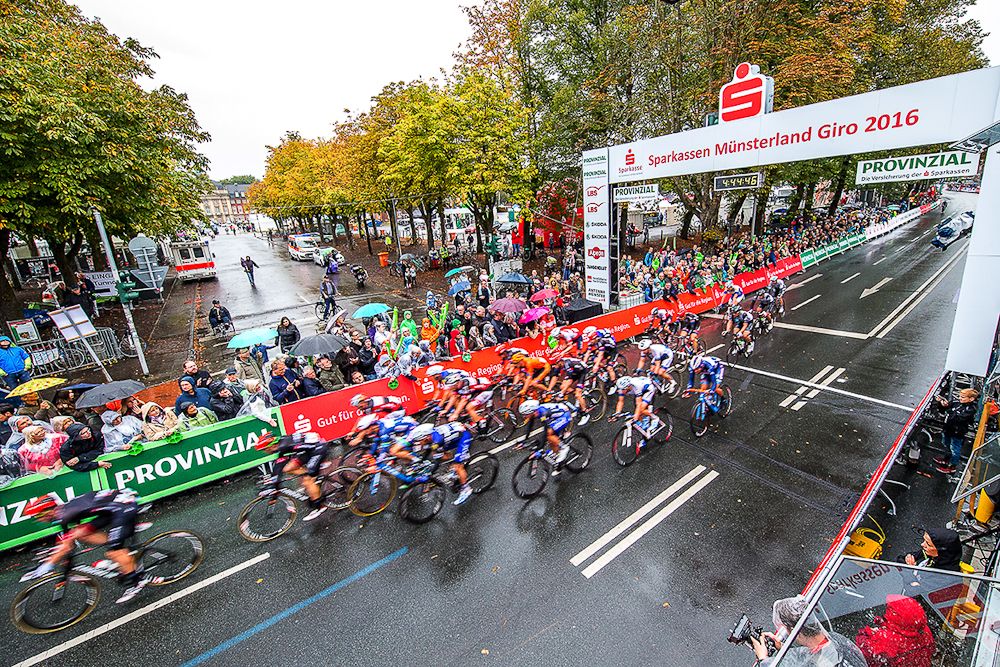 The peloton in action during Sparkassen M&uuml;nsterland Giro