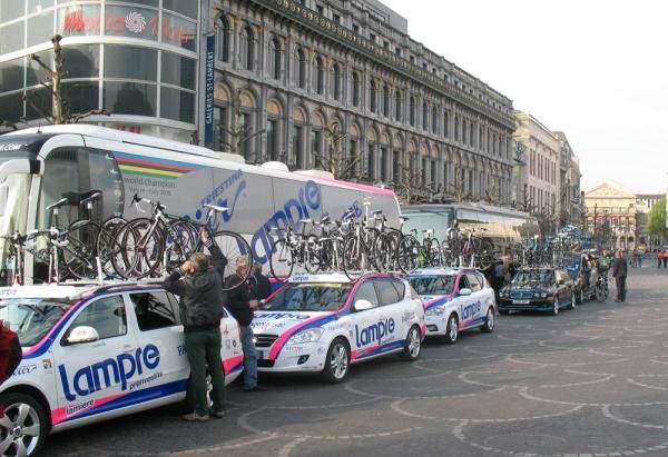 Lampre and Team Sky arrived early on the Liege square