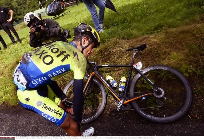 Alberto Contador (Tinkoff-Saxo) crashed and broke his leg on stage 10