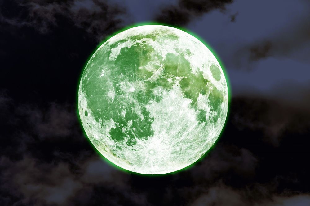 The moon will not turn green on April 20, 2016. A online rumor predicting a green full moon is nothing more than a lunar hoax.