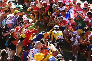 As it happened: Alpe d'Huez the setting for epic battle between the breakaway and the yellow jersey on stage 19 of the Tour de France