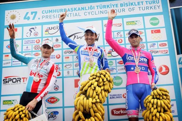 Kenny van Hummel flanked vt Greipel and Petacchi