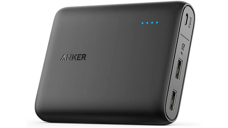 En svart Anker PowerCore 13 000 mAh Power Bank visas upp mot en vit bakgrund.