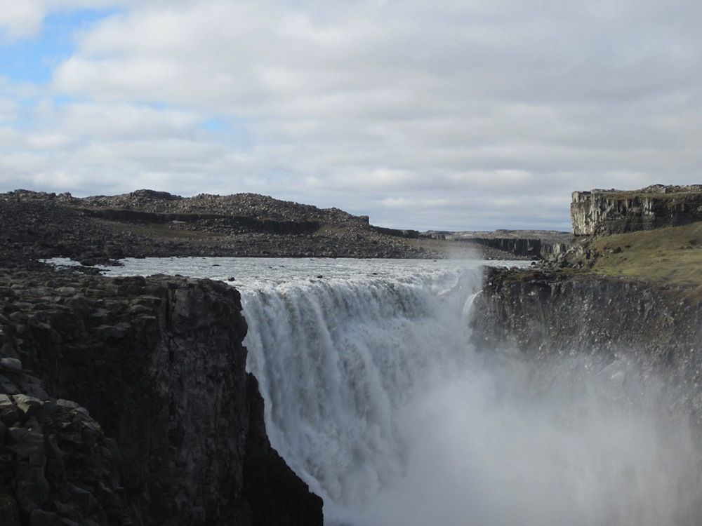 detifoss waterfall