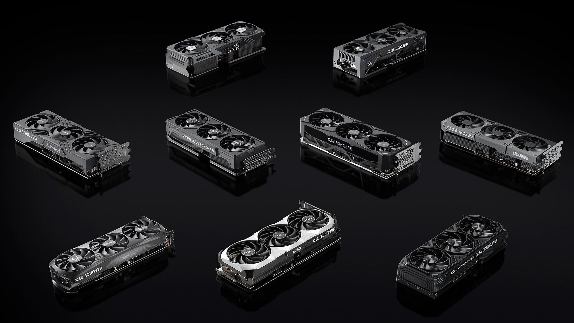 Массив графических процессоров Nvidia RTX 4080 Super на черной отражающей поверхности