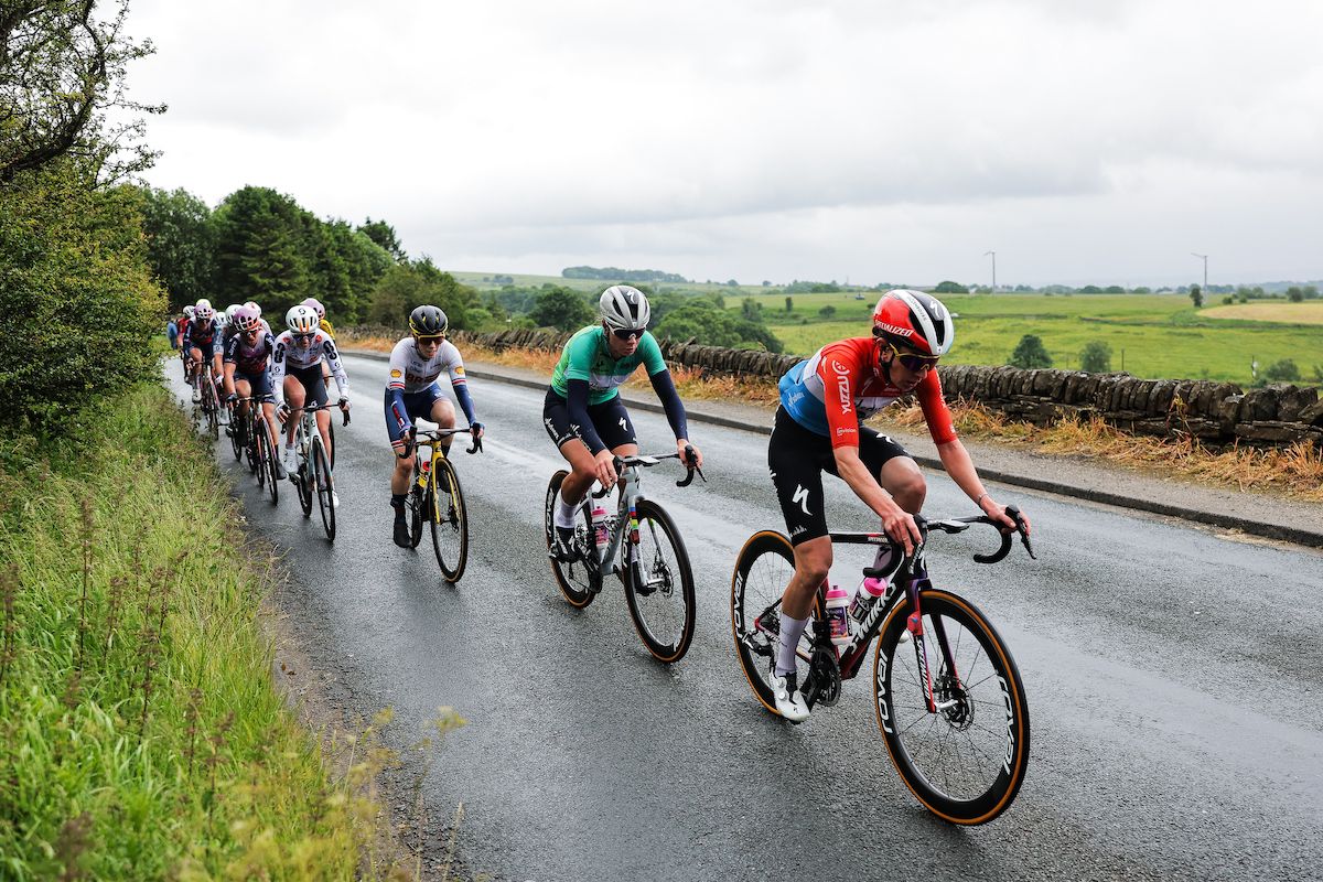 SD Worx-Protime&rsquo;s Christine Majerus and Lotte Kopecky followed by Anna Henderson (Great Britain Cycling Team)