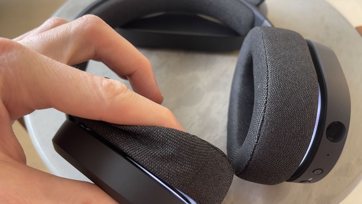 A closer look at the Fractal Scape's design and ear cups
