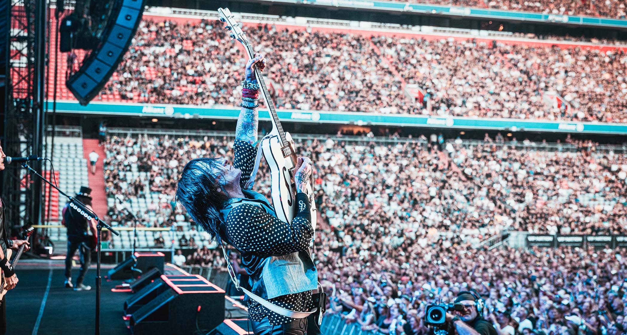 Richard Fortus with his signature Gretsch Falcon &amp;ndash; the Guns N&#039; Roses&#039; guitarist&#039;s weapon of choice for the rock giants&#039; stadium dates.