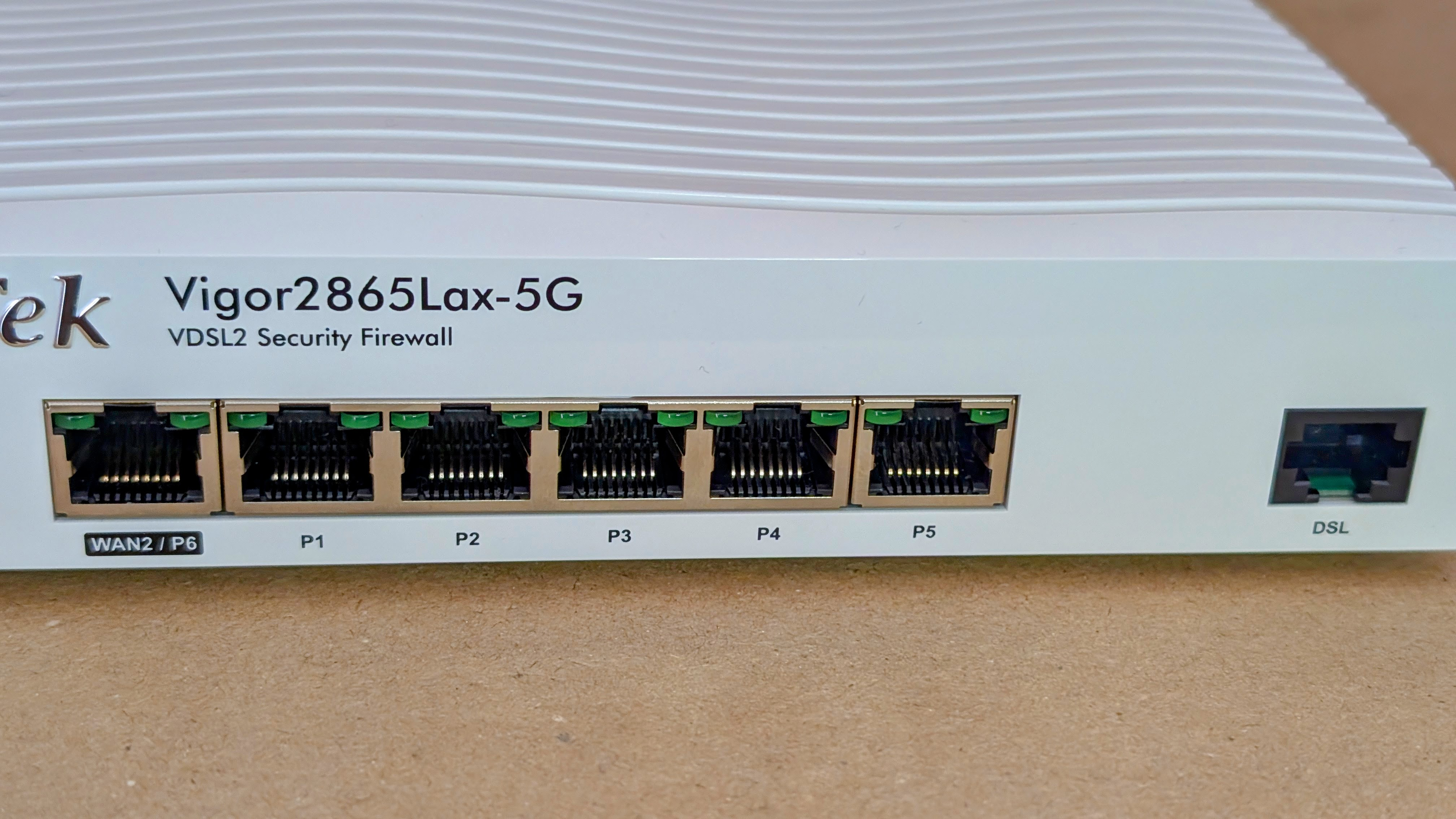 DrayTek Vigor2865Lax-5G close up of wired interface ports