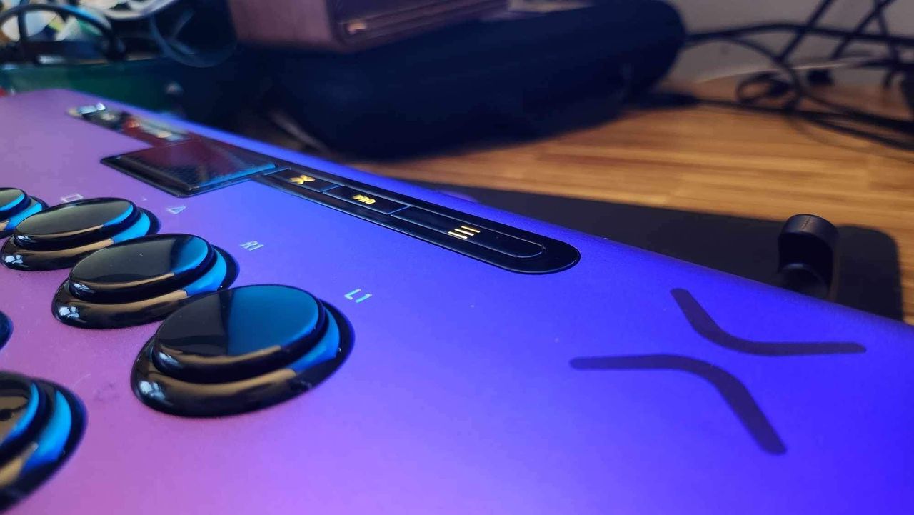 Buttons on the Victrix Pro FS