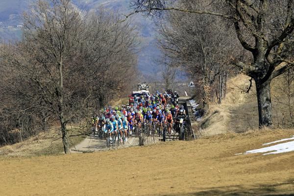 The Tirreno-Adriatico peloton en route to a mountain finish on Prati di Tivo.