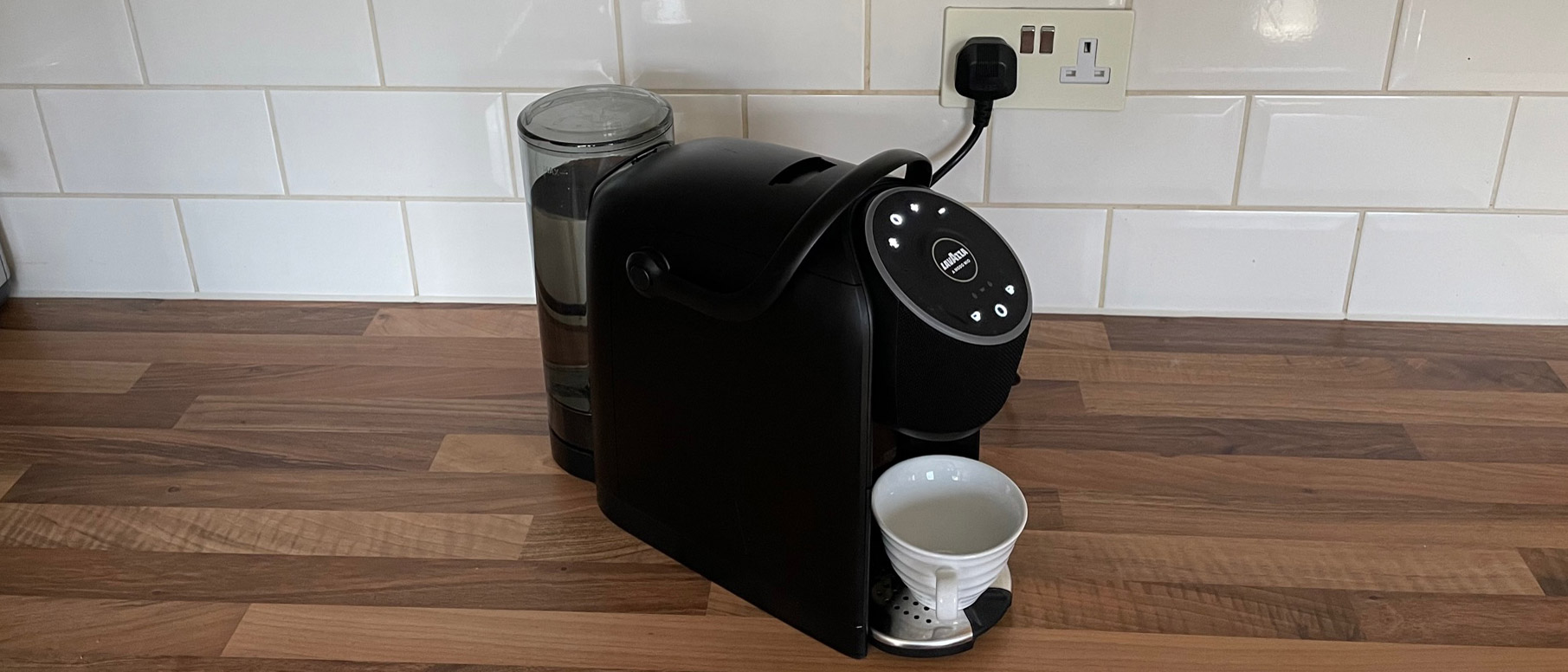 Lavazza A Modo Mio Voicy review: the first espresso machine with