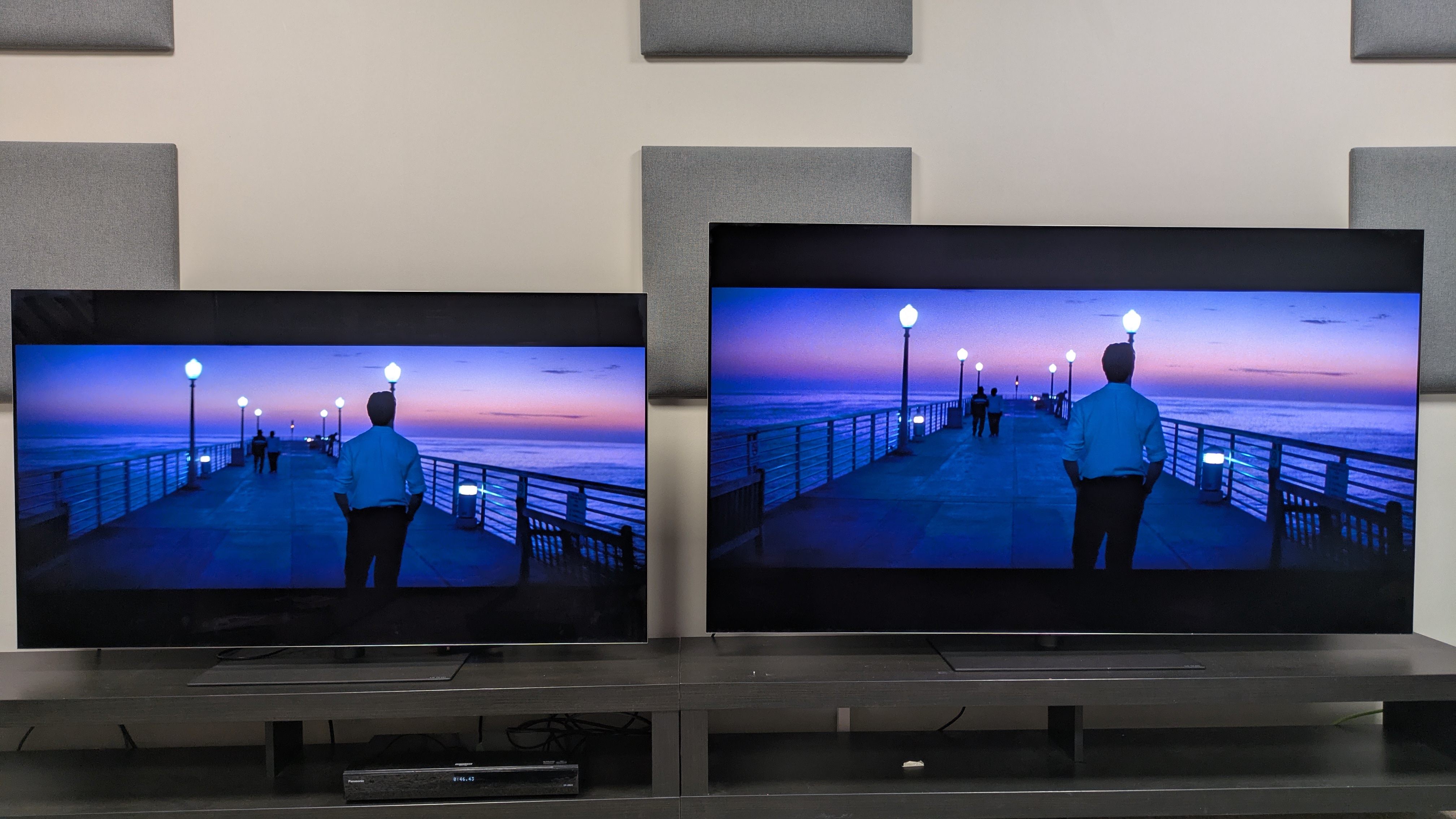 The LG G5 (left) and LG G6 (right) showing Sebastian walking down a pier with a sunset ahead of him. The sky on the G6 appears dimmer, but more realistic, while the brightness is a bit too much on the G5.
