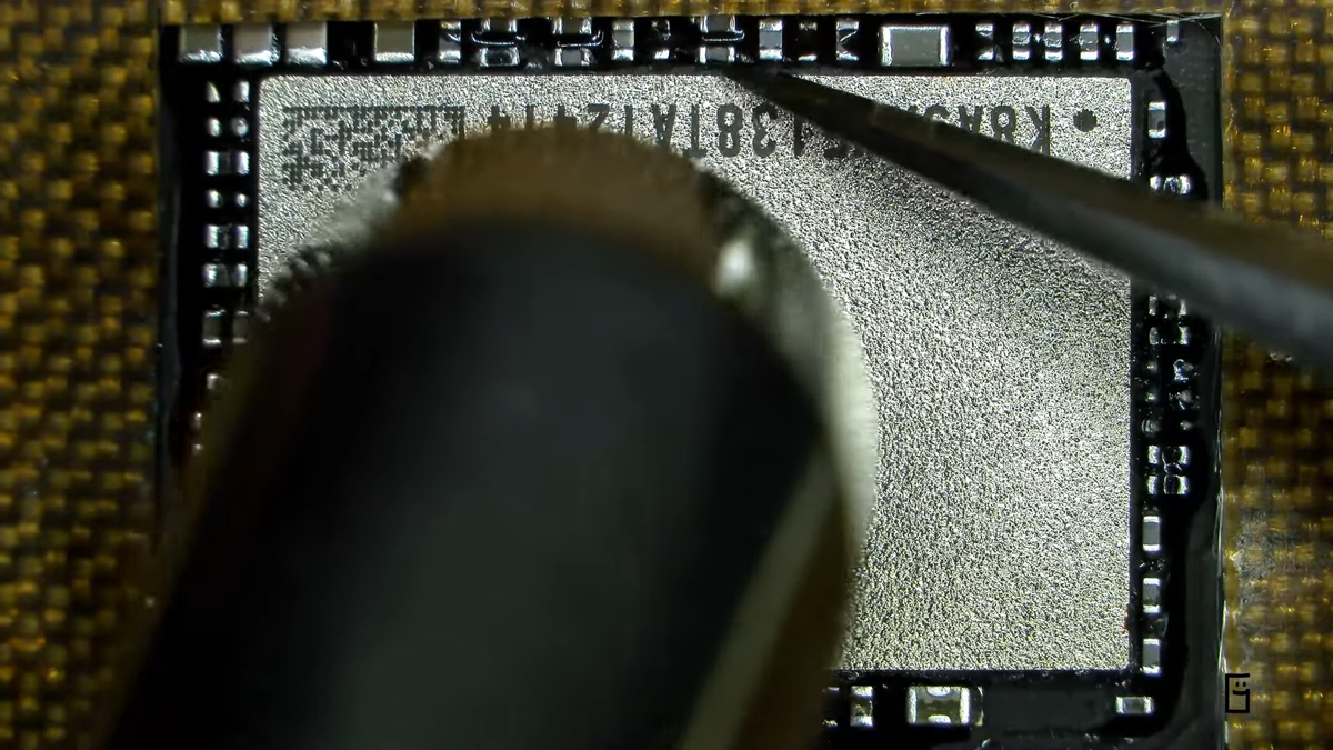 MacBook Neo's 256 GB SSD being removed