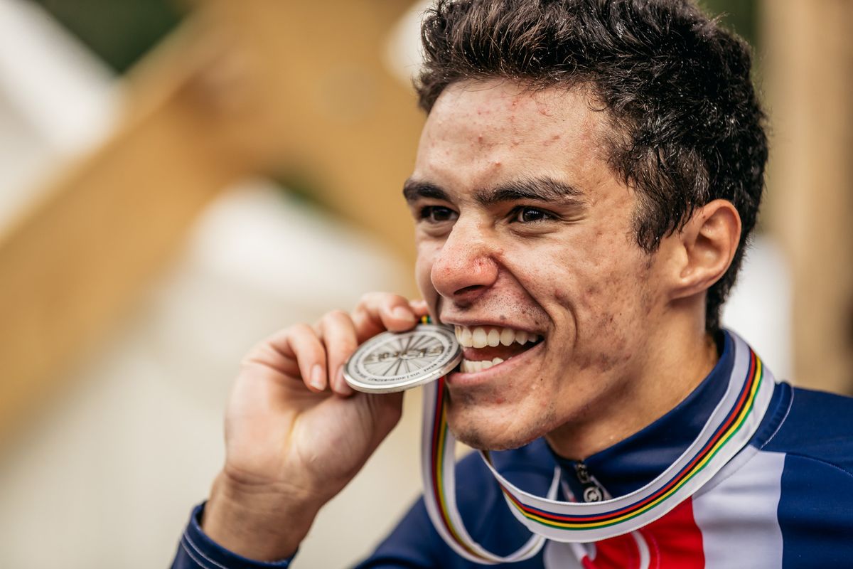 Christopher Blevins (USA) with the silver medal