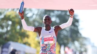 Jacob Kiplimo of Uganda celebrates his 2025 Bank of America Chicago Marathon