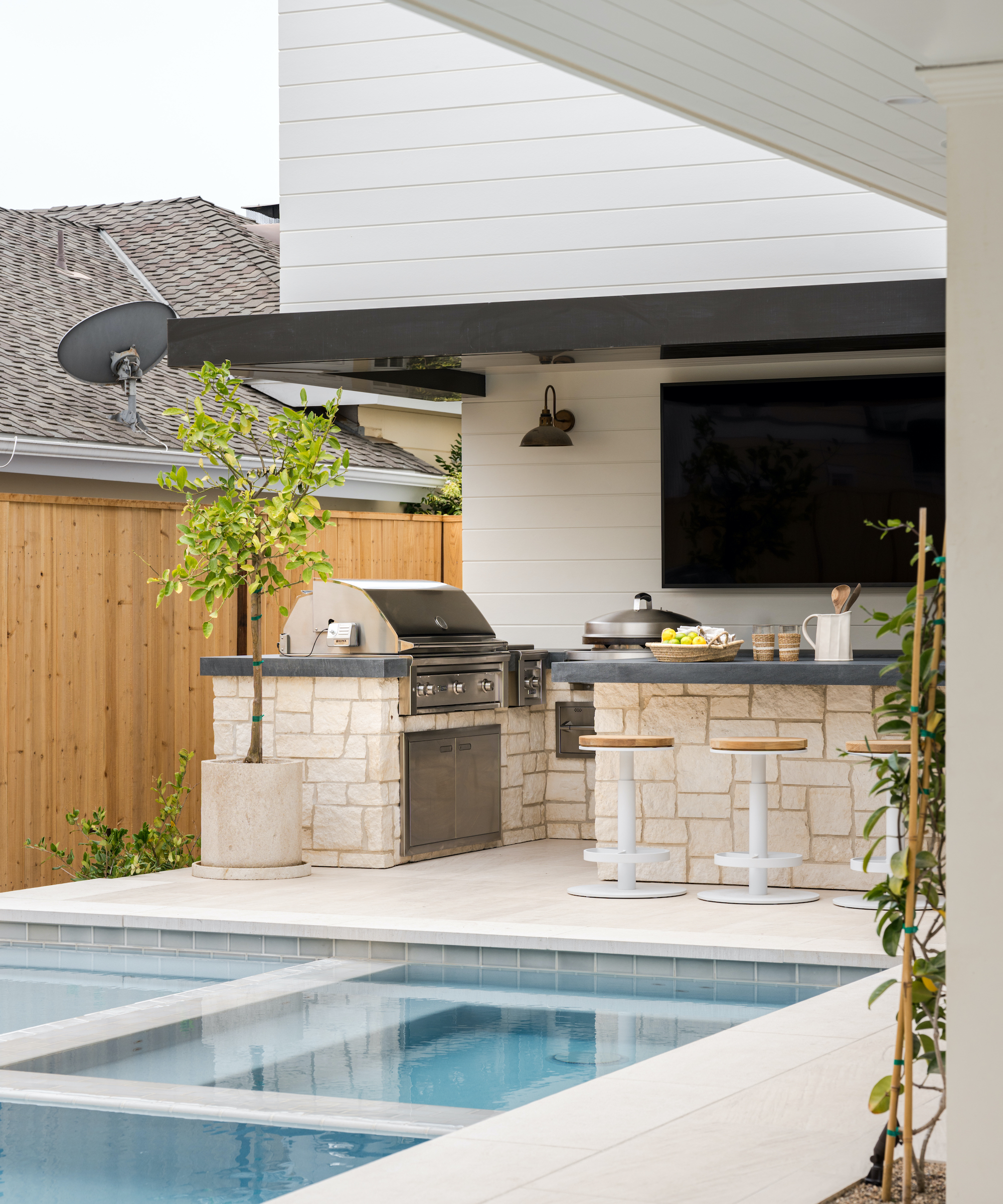 outdoor kitchen with pool