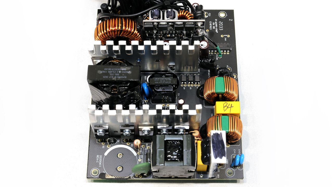 XPG Pylon 650